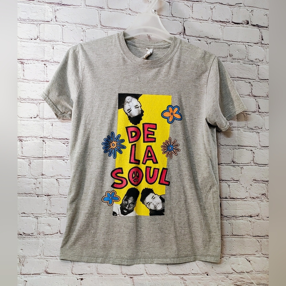 Gildan Gray De La Soul Graphic Tee with Yellow, Pink & Blue Accents